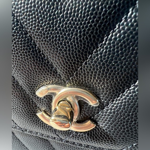 NEW!!! Authentic CHANEL Coco Handle - Picture 5 of 13